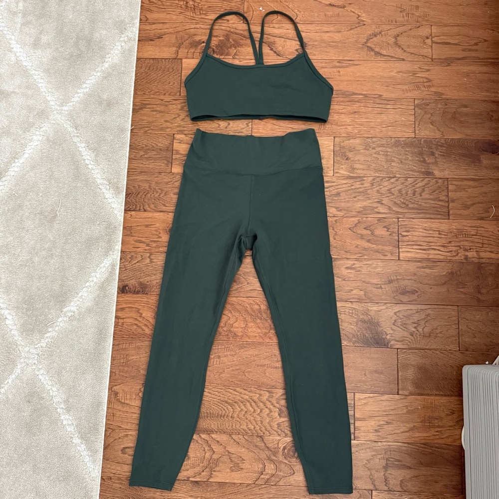 Vuori AllTheFeels Green Set